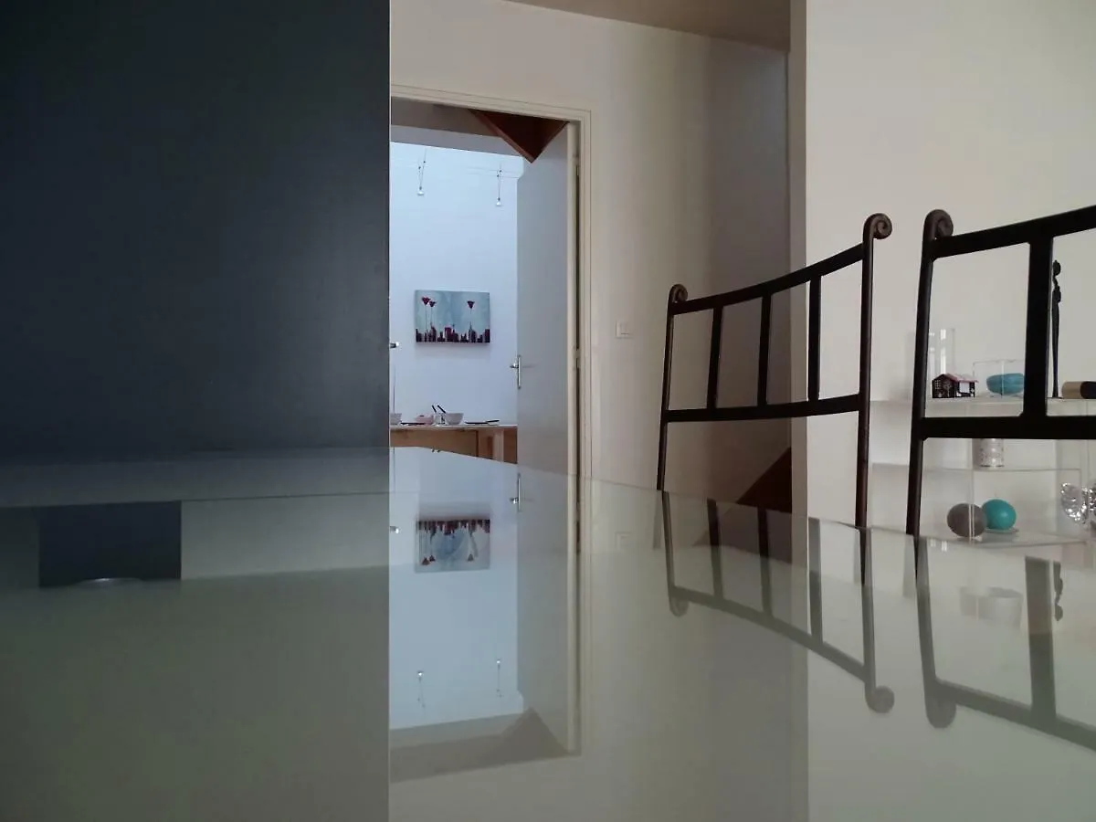 Le Loft, L'Annexe Βίλα Λοριάν 0*,